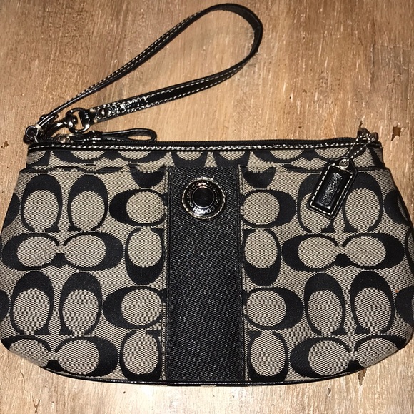 Coach Handbags - Coach | Signature Gray Wristlet Wallet 😍